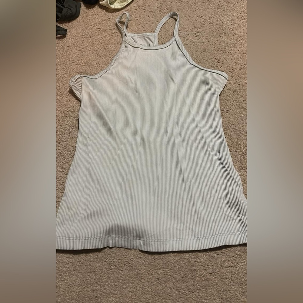 No bulk tank. Great condition, barley worn